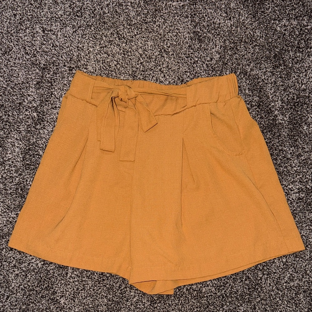 Women's Shorts with Tie Waist